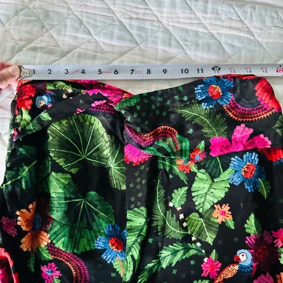 Farm Rio Wrap Mini Skirt Tropical Floral Blooming Garden Black Size Medium - Picture 8 of 9